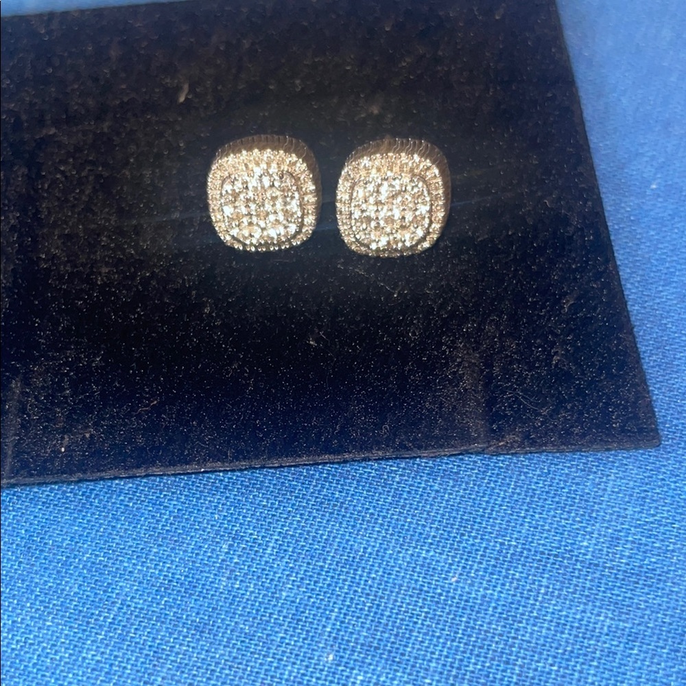 Elegant white gold Stud Earrings
